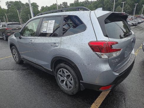 Used 2023 Subaru Forester Premium AWD/4WD image 5