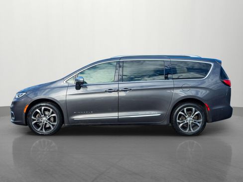 Used 2022 Chrysler Pacifica Pinnacle image 4