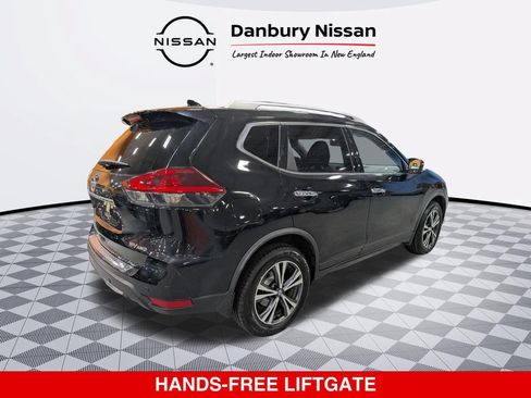 Used 2019 Nissan Rogue SV w/ Sun & Sound Touring Package AWD/4WD image 3