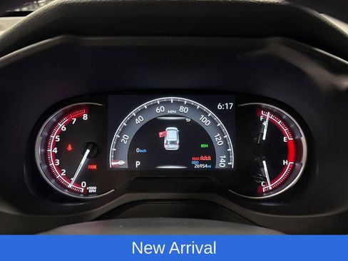 Used 2025 Toyota RAV4 XLE AWD/4WD image 21