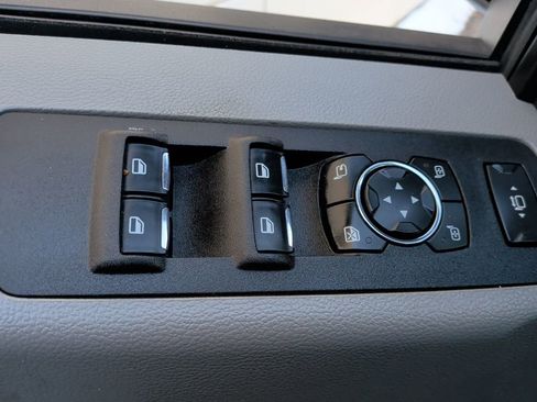 Used 2020 Ford F250 XLT w/ Snow Plow Prep Package image 13