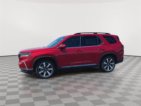 New 2025 Honda Pilot Touring image 4