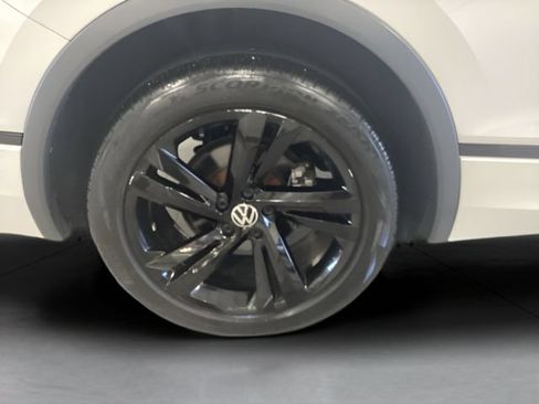 Certified 2024 Volkswagen Tiguan SE R-Line AWD/4WD image 25