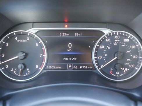 Used 2025 Nissan Sentra SR FWD image 22
