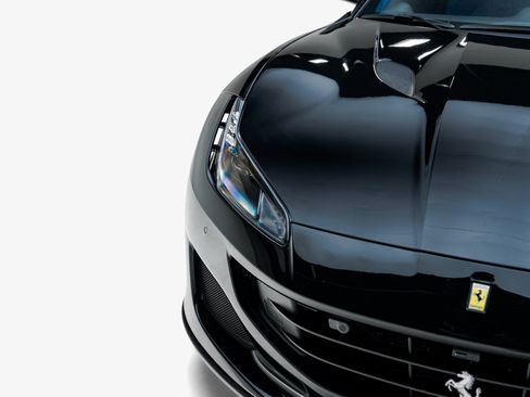 Used 2019 Ferrari Portofino RWD image 27