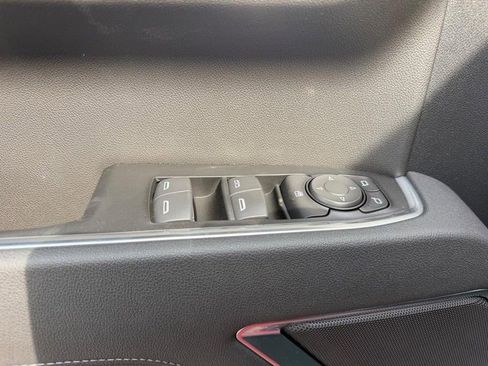 New 2026 GMC Sierra 1500 SLE w/ Preferred Package image 15