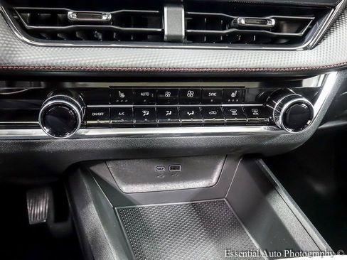 New 2026 Chevrolet Equinox RS w/ LPO, Floor Liner Package image 17