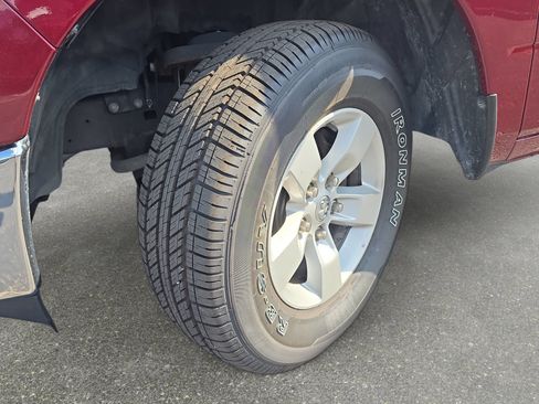 Used 2021 RAM 1500 Classic SLT AWD/4WD image 30