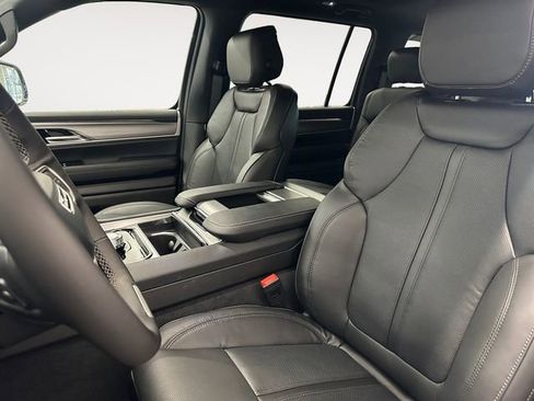 New 2026 Jeep Grand Wagoneer w/ Premium Group I image 9