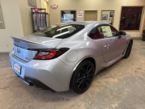New 2026 Toyota GR86 Premium w/ ALL Weather Mat Package (TMS) RWD image 11