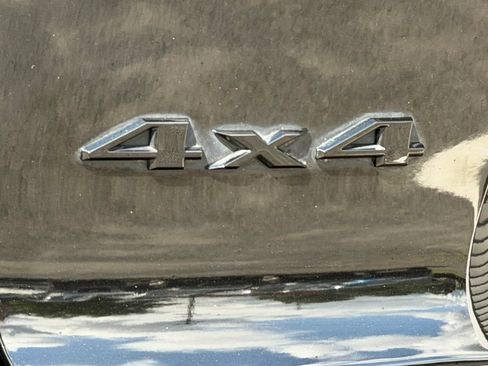 Used 2019 Jeep Cherokee Latitude Plus AWD/4WD image 7