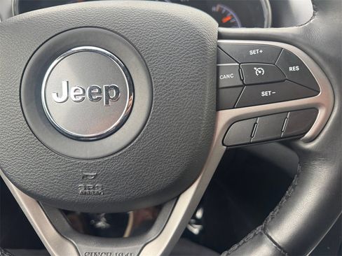 Used 2020 Jeep Grand Cherokee Altitude image 30