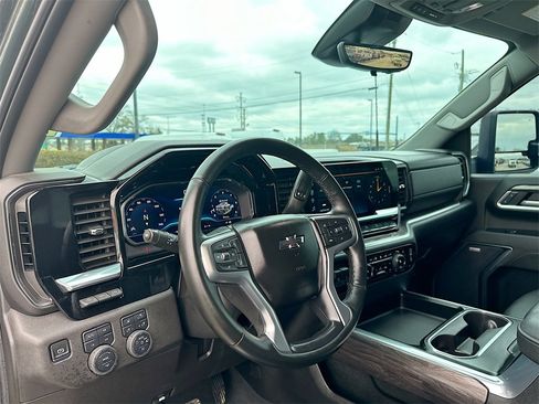 Used 2025 Chevrolet Silverado 2500 LTZ w/ Trail Boss Package image 10