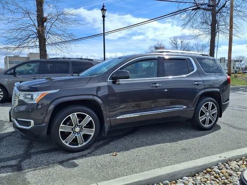 Used 2018 GMC Acadia Denali w/ Technology Package image 4