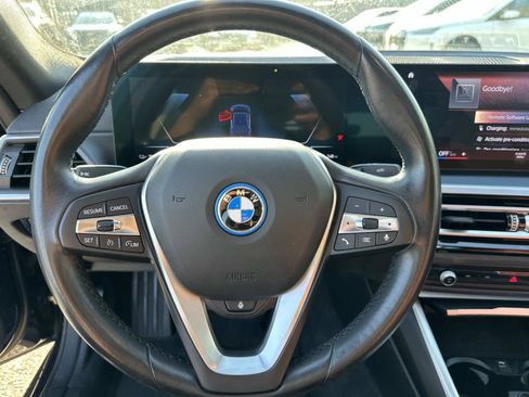 Used 2023 BMW i4 eDrive35 w/ Premium Package RWD image 17