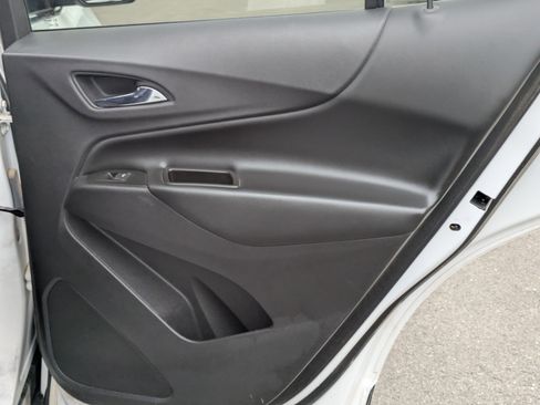 Used 2021 Chevrolet Equinox LT image 27