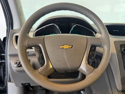 Used 2015 Chevrolet Traverse LS image 16