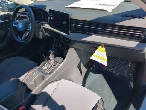 New 2026 Volkswagen Jetta SE FWD image 11