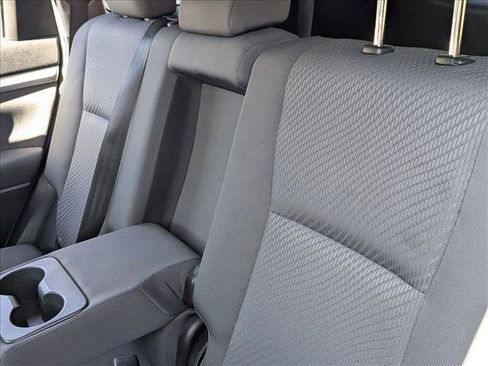 Used 2014 Toyota Highlander LE image 20