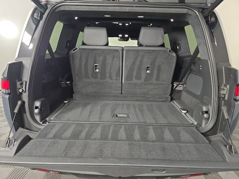 Used 2023 Rivian R1S Adventure image 15