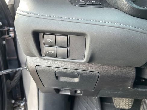 Used 2024 Toyota Highlander XLE image 33