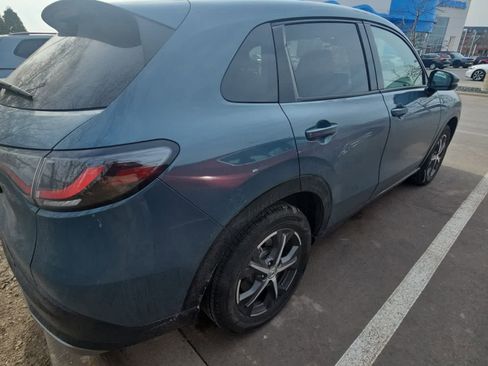 Used 2025 Honda HR-V EX-L image 3