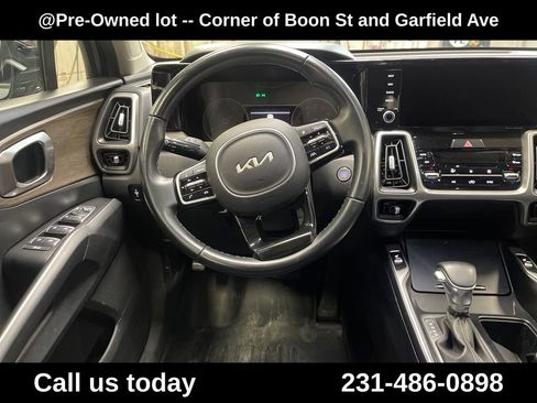 Used 2022 Kia Sorento S w/ Panoramic Sunroof Package AWD/4WD image 17