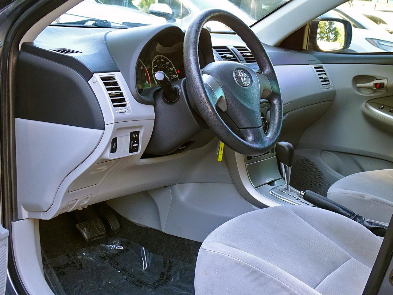 Used 2011 Toyota Corolla LE FWD image 14