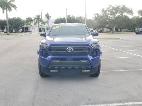 Certified 2024 Toyota Tacoma SR5 AWD/4WD image 8