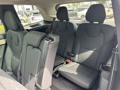 New 2026 Volvo XC90 B5 Core image 18