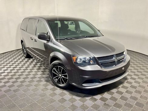 Used 2017 Dodge Grand Caravan SE FWD image 5