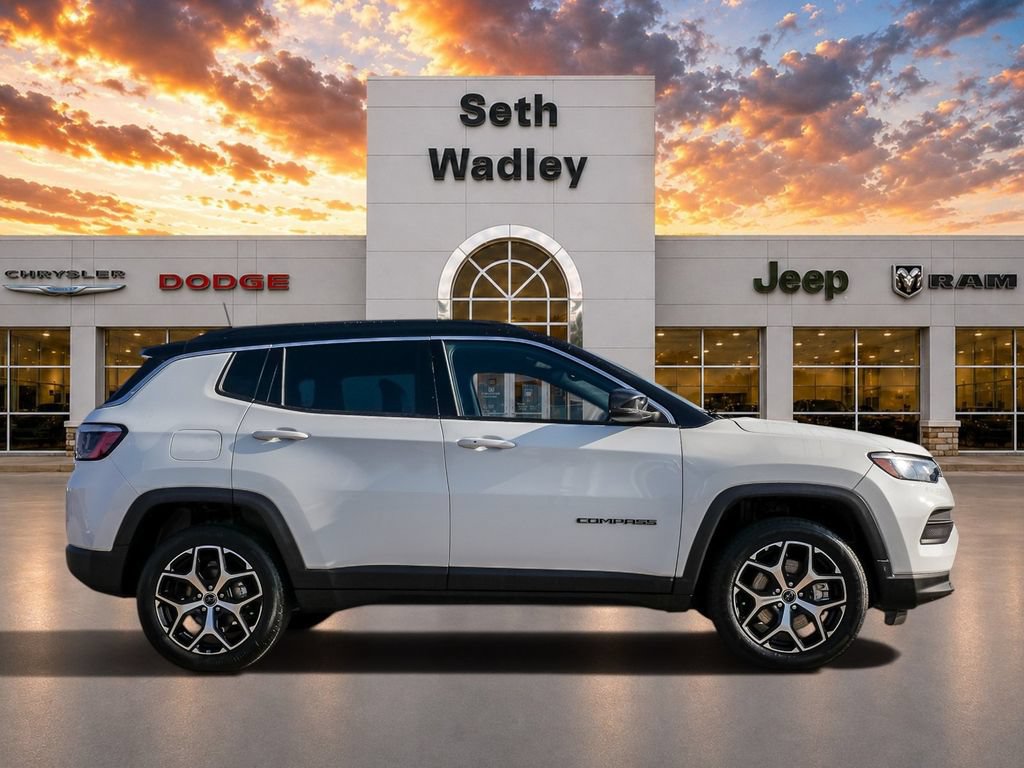 Used 2025 Jeep Compass Limited AWD/4WD image 8