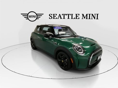 Certified 2024 MINI Cooper SE image 2