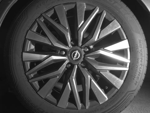 Used 2025 Nissan Altima 2.5 SV image 14