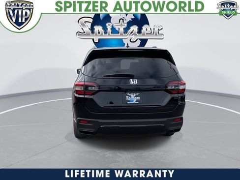 New 2026 Honda Pilot Black Edition image 9