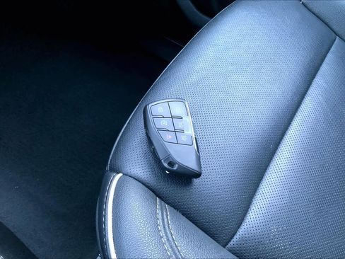 Used 2023 Chevrolet Suburban Premier image 14