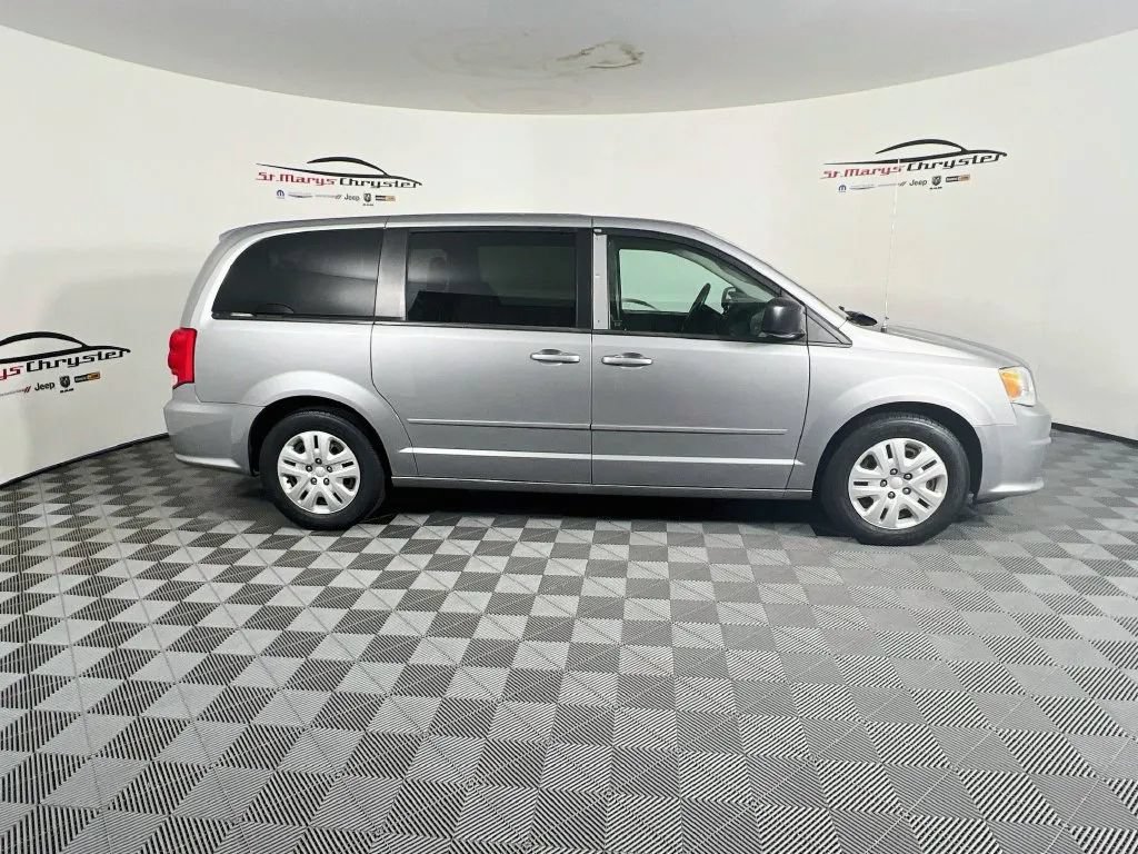 Used 2016 Dodge Grand Caravan SE w/ Quick Order Package 29E SE FWD image 9