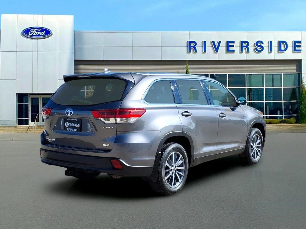 Used 2019 Toyota Highlander XLE AWD/4WD image 7