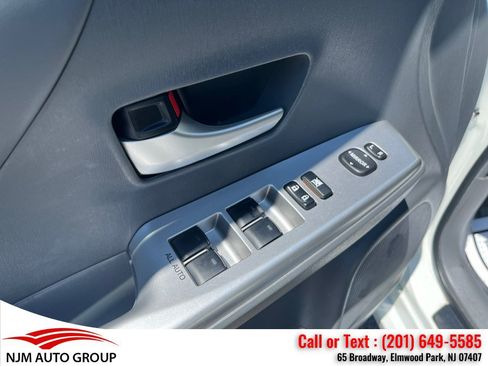 Used 2014 Toyota Prius V Five FWD image 17