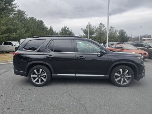 Used 2025 Honda Pilot Elite image 9
