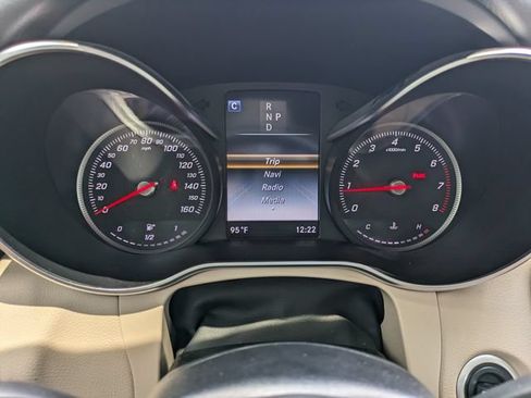 Used 2018 Mercedes-Benz GLC 300 4MATIC image 25
