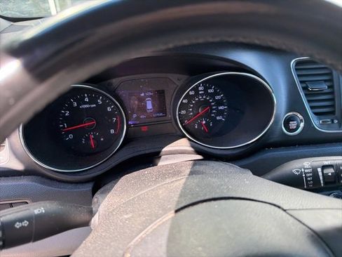 Used 2019 Kia Sedona EX image 7