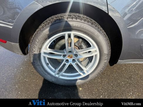 Used 2020 Porsche Macan image 14