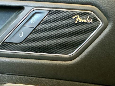 Used 2019 Volkswagen Tiguan SEL Premium w/ 3rd Row Seat Package image 20