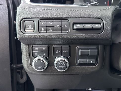 Used 2021 GMC Yukon Denali w/ Denali Ultimate Package image 28