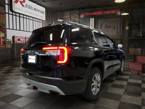 Used 2021 GMC Acadia SLT w/ Technology Package image 3