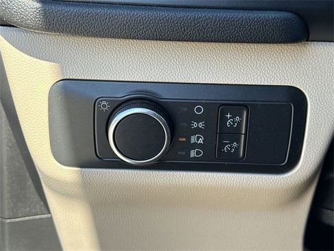 Certified 2022 Ford Escape SE image 33