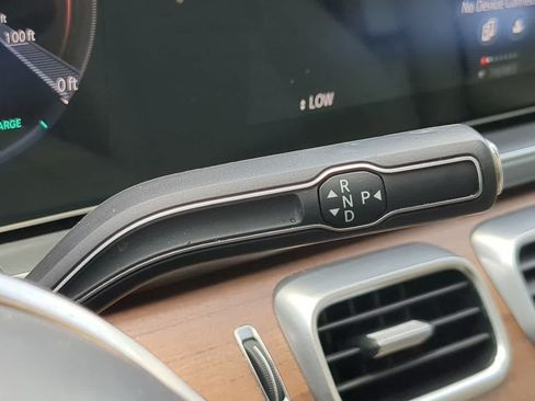 Used 2022 Mercedes-Benz GLE 450 4MATIC image 33