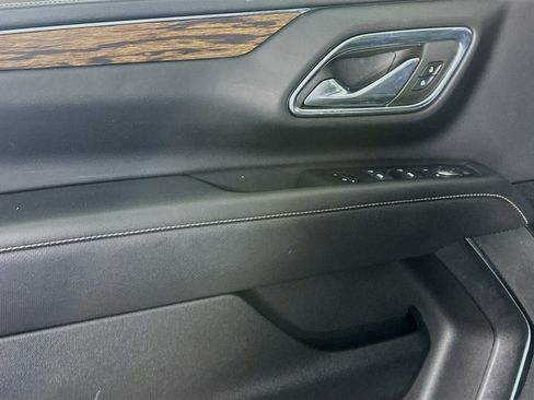 Used 2023 Chevrolet Suburban Premier image 15