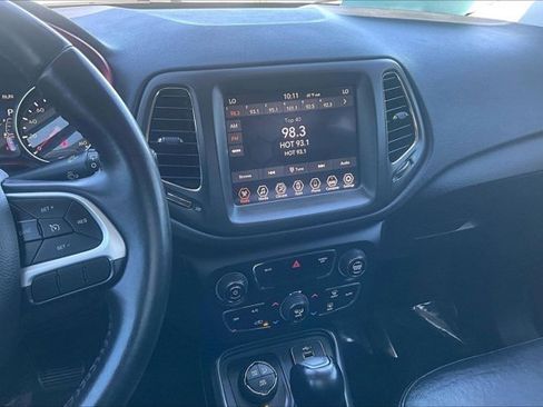 Used 2019 Jeep Compass Trailhawk image 9